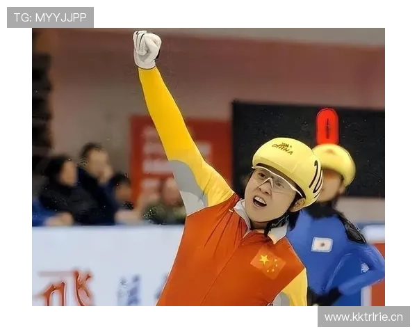 王濛训练完顺手买个包，教练在后面追着喊别刷爆卡