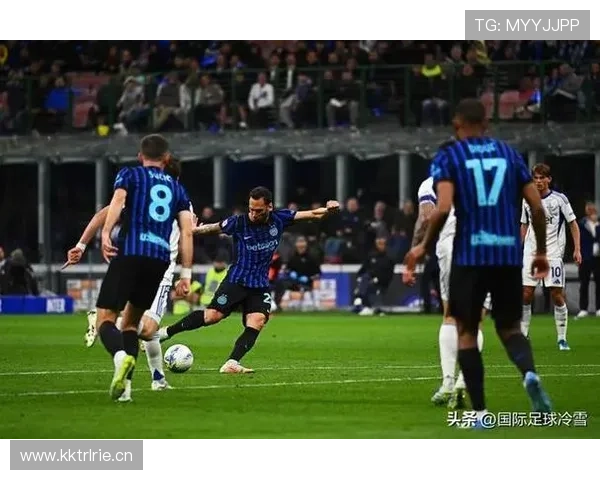 国际米兰关键战表现波动，阶段性问题显现对赛季稳定性面临考验